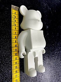 Мишка в стиле bearbrick .Беарбрик.